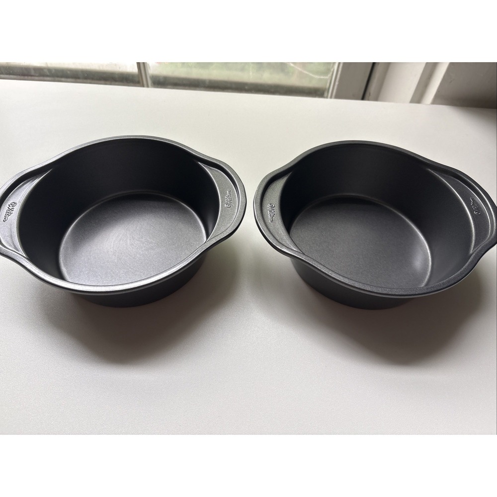 2-Wilton Round 5 in Non-Stick Metal Cake Pan